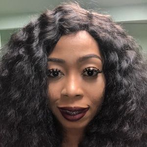 Meet your Posher, Latoya